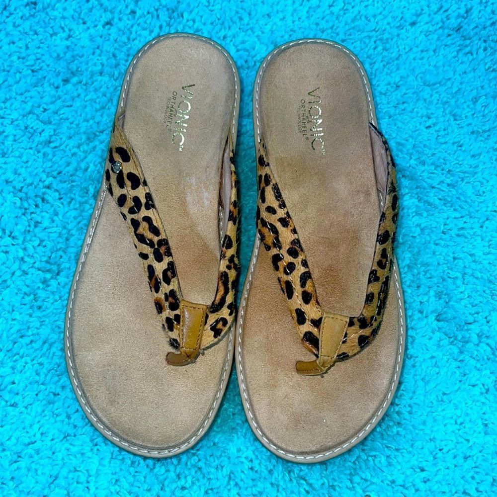 Vionic Grenada Wedge Sandals - Tan Leopard